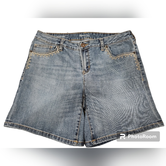 REVOLUTION by Rickis Brooke Denim Jean Shorts 28 Equals To Size 6 Light Blue - Picture 1 of 7